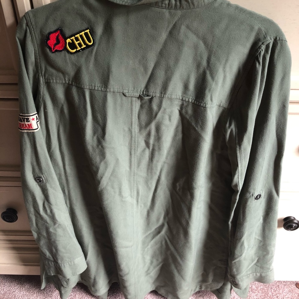 Button down - Picture 2 of 2